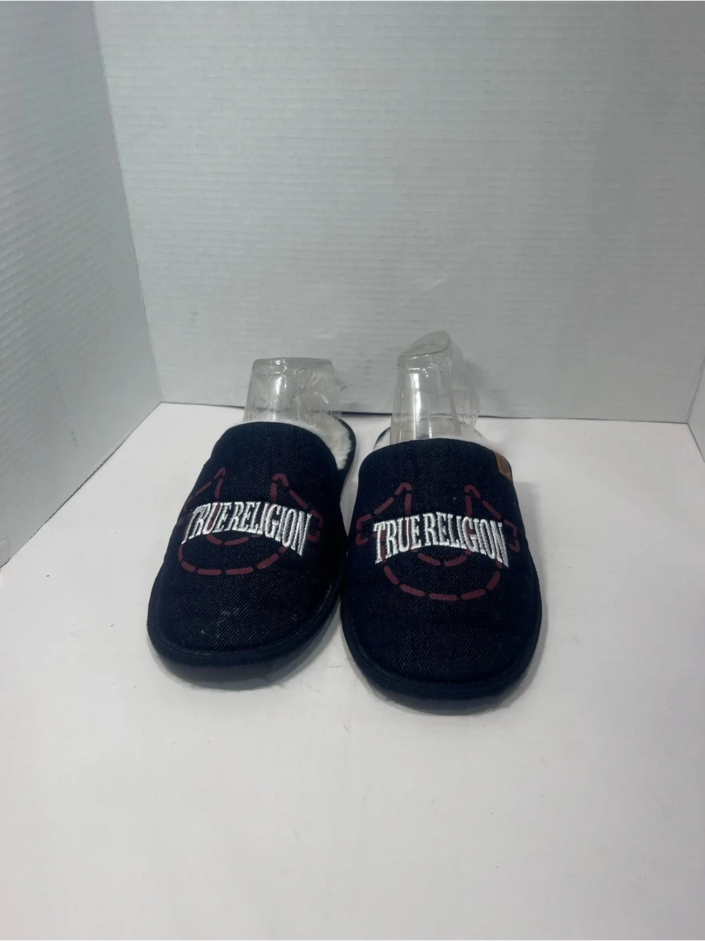True Religion casual slip